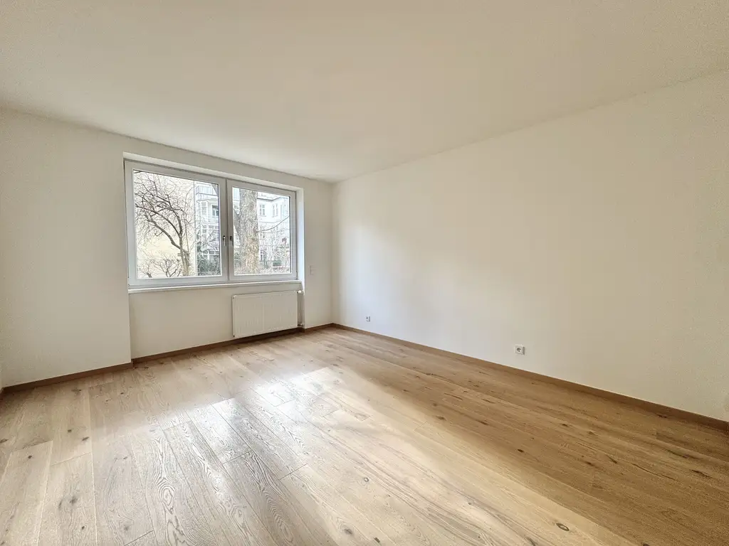 Herbstaktion: AM HAIN - DG-Wohnung mit Weitblick: 3 Zimmer & Balkon am Wertheimsteinpark