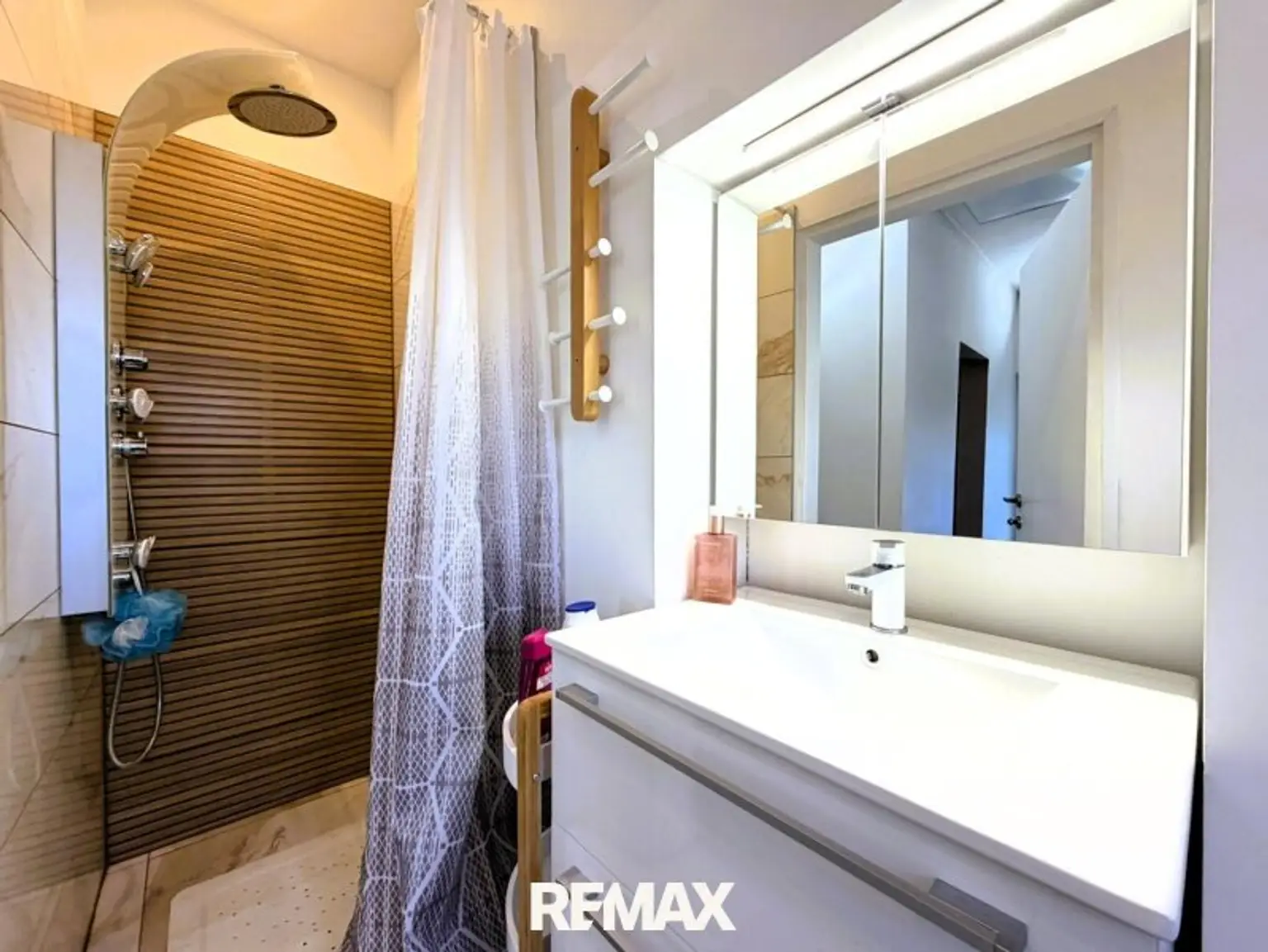 16 Badezimmer Detail