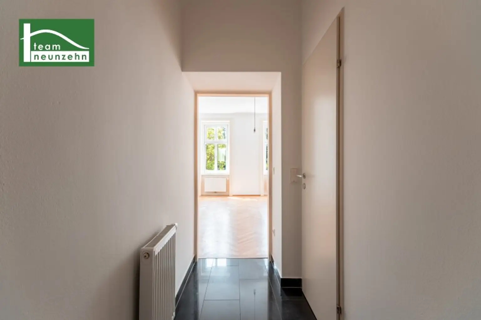 Altbauwohnung am Fuße der Hohen Warte neben dem Setagayapark! Faires Preis-Leistungs-Verhältnis! Gute Anbindung ins Stadtzentrum! Saniertes Altbau-Zinshaus!