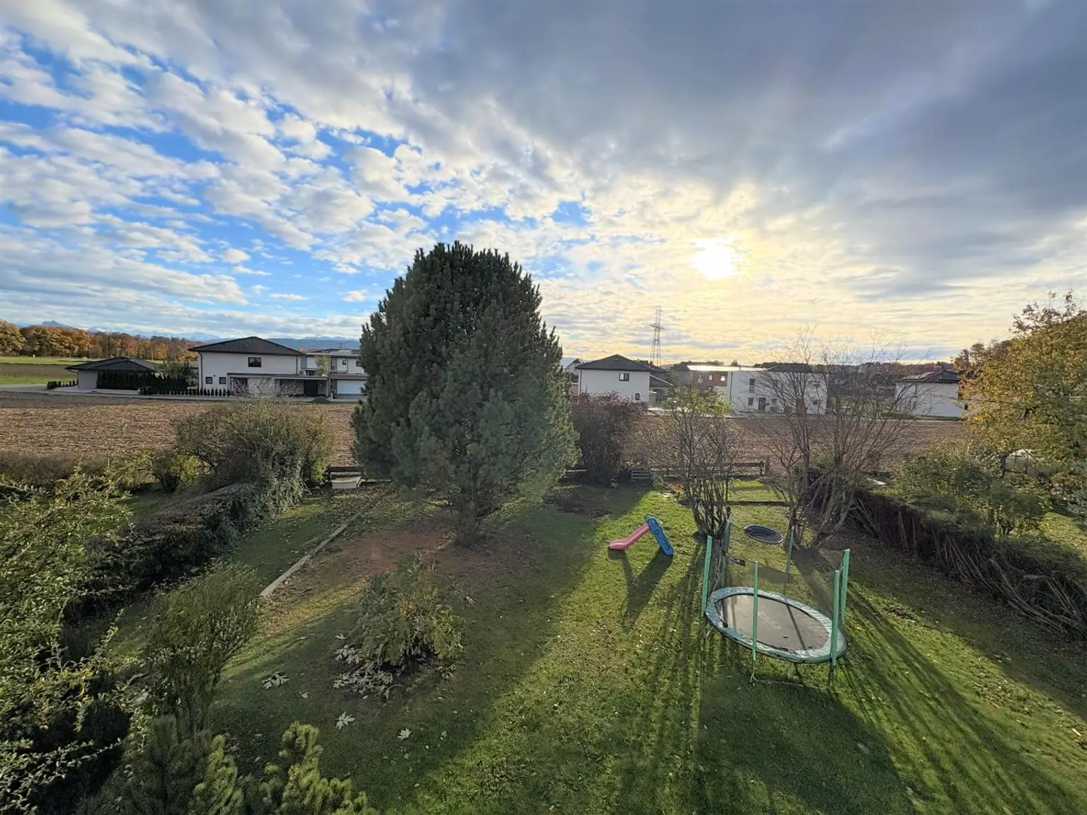 Wohnhaus in ruhiger Siedlungslage