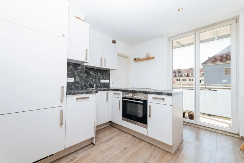 I AB 01.10 VERFÜGBAR I BADEWANNE I BALKON MIT AUSBLICK I HAUSTIERE WILLKOMMEN I INKL. HEIZKOSTEN I SEHR HELL UND RUHIG I