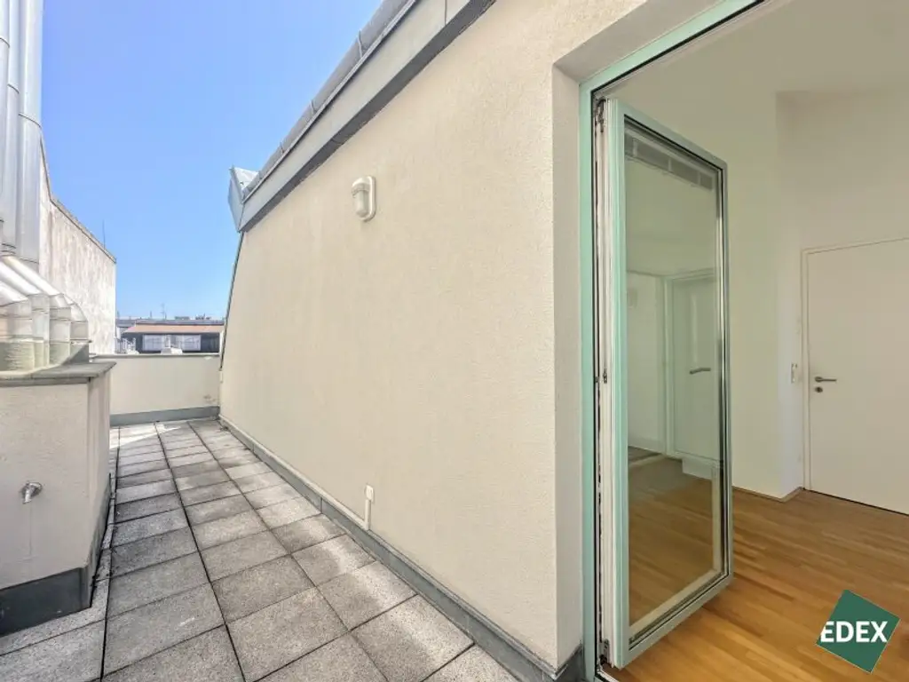 Exklusive Innenstadt-Maisonette mit Glasfront, Freiflächen & Stephansdom-Blick