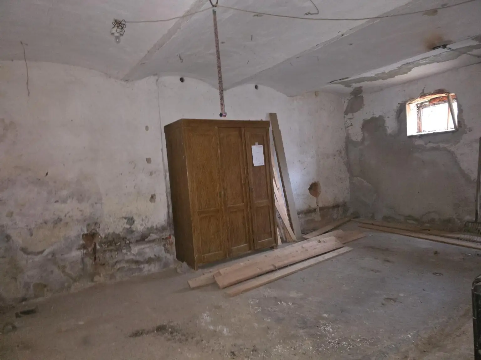 Dreikanthof mit vier Grundstücken in einer Sackgasse (ruhige Lage)