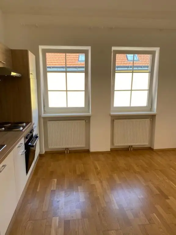 SOFORTBEZUG ,DREIZIMMERWOHNUNG MIT BALKON..! ! !