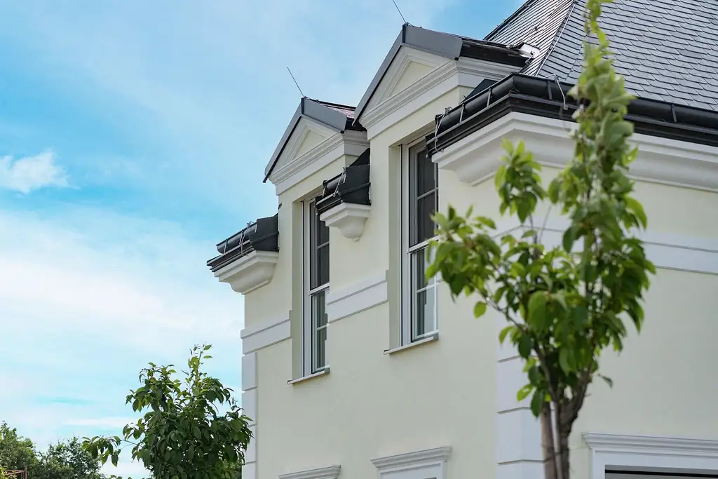 Luxusvilla mit Indoor-Pool im exklusiven FONTANA Wohnpark