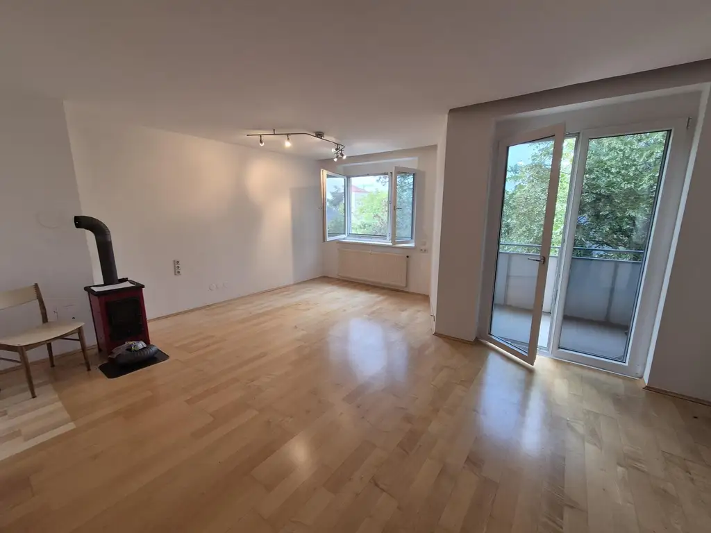 TOP GEPFLEGTE 3 ZIMMER WOHNUNG MIT LOGGIA