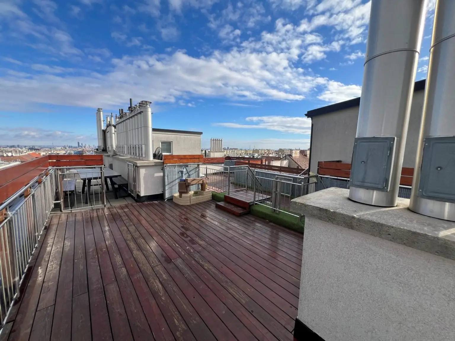 6 | TRAUMHAFTE Maisonette-Wohnung - Top Zustand, Terrasse mit Ausblick | Prima Service Immobilien