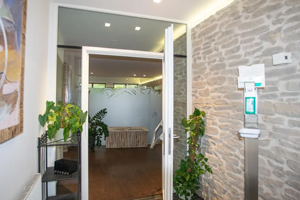 Provisionsfrei! Bezugsfertige Arztpraxis direkt im Dorfzentrum in Toplage