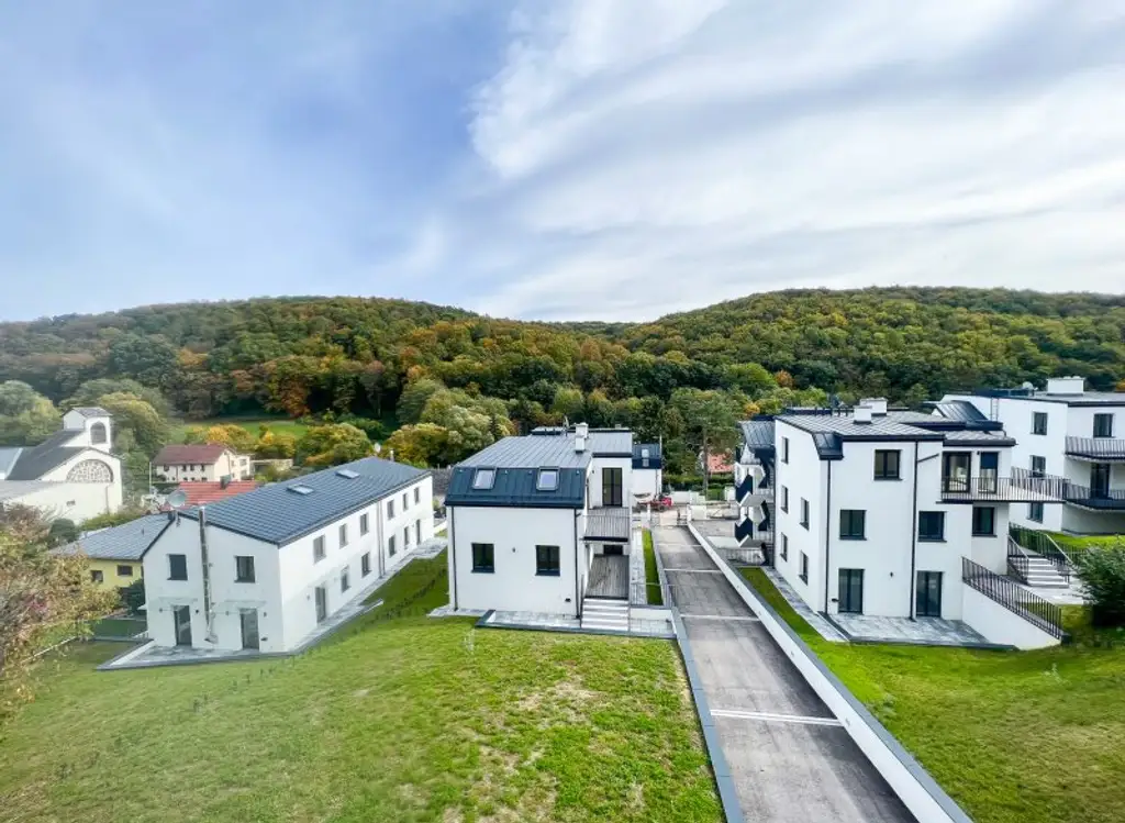 112 m2 Dachgeschosswohnung mit 11 m2 Balkon in Untermauerbach in absoluter Grünruhelage!