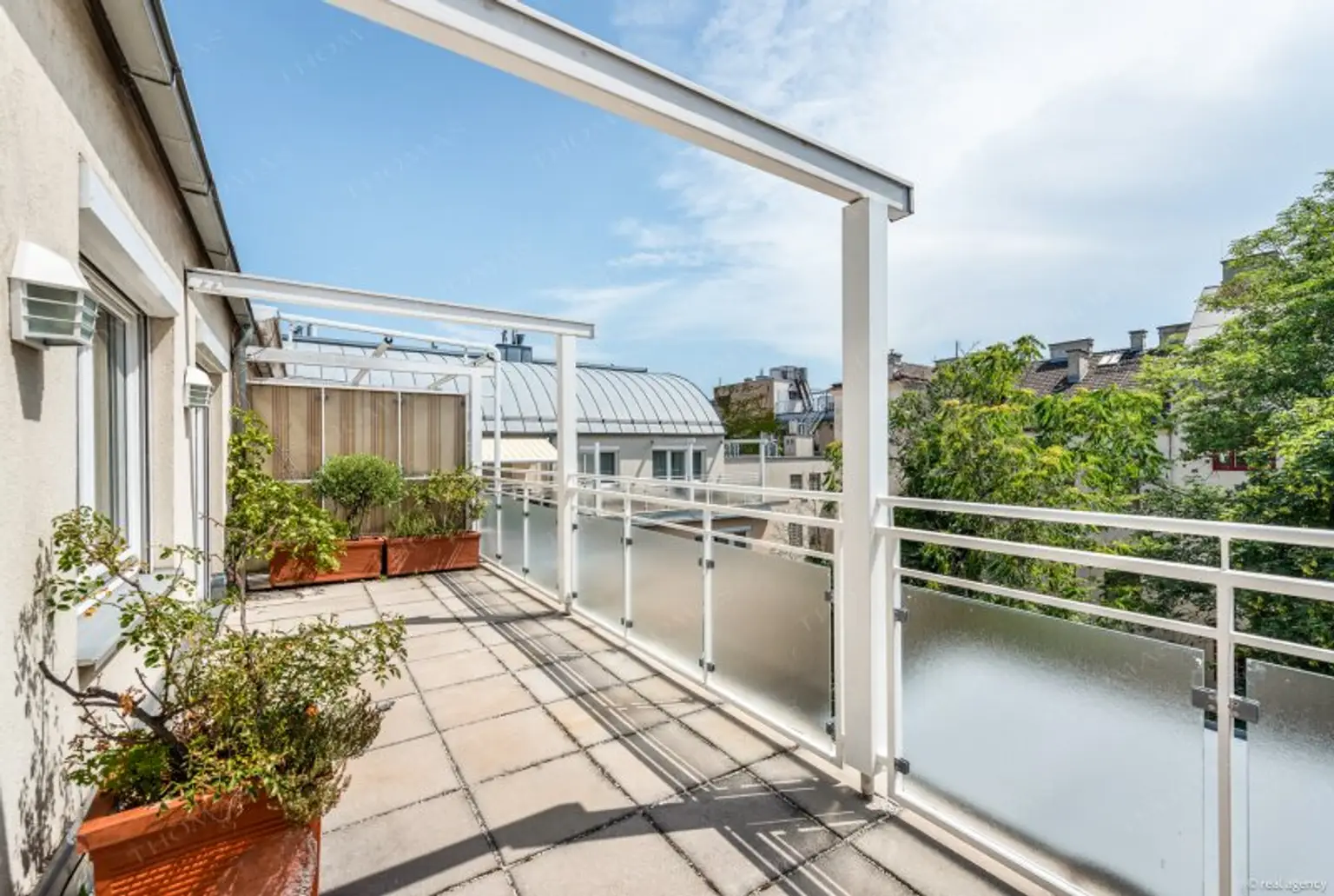 Lichtdurchflutete Maisonette mit Dachterrasse direkt am Währinger Park