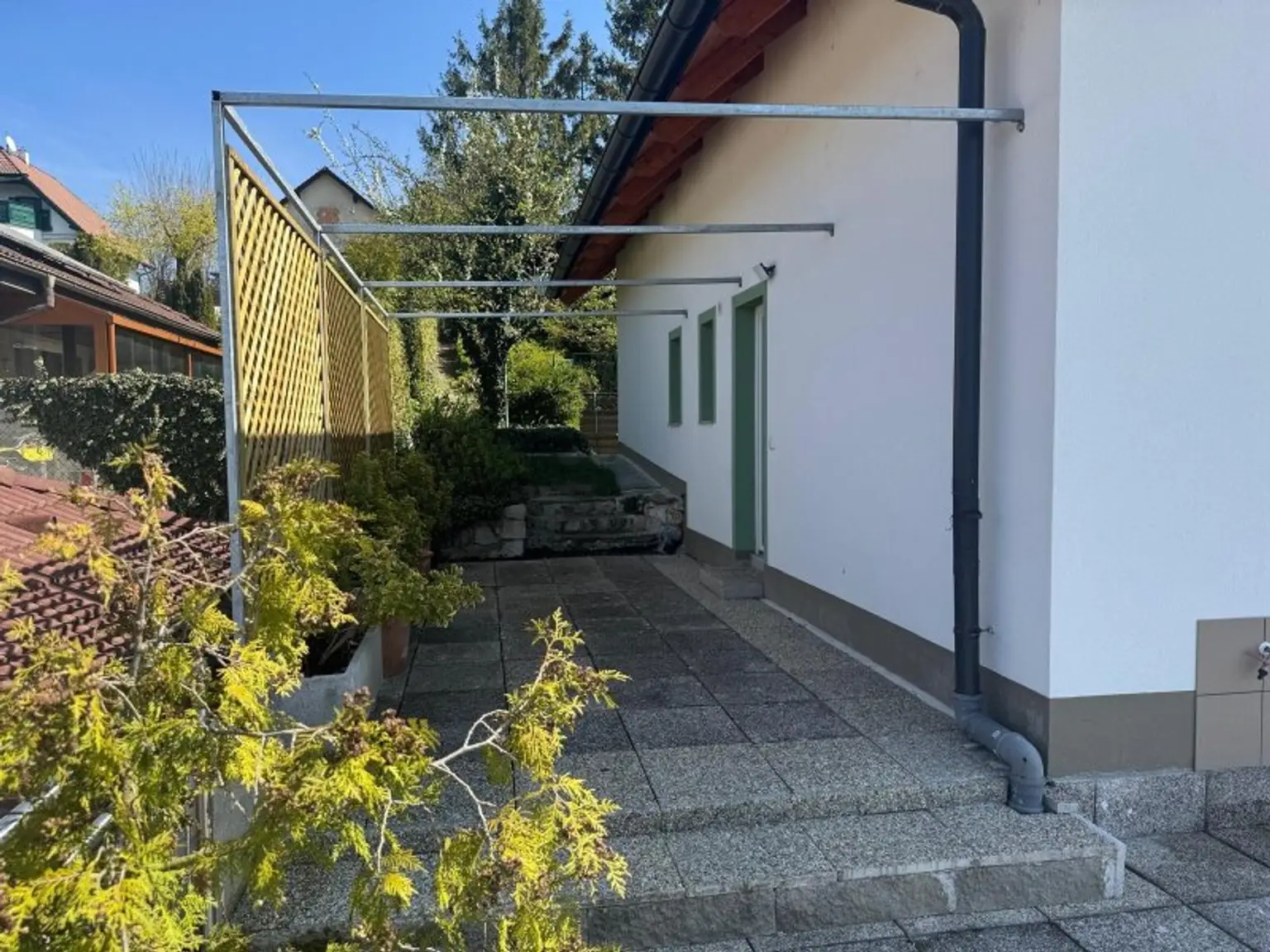 Neues, geräumiges Einfamilienhaus mit Garten in ruhiger Wohnsiedlung nahe Mistelbach (!) 2-Generation-Wohnhauseignung (!)