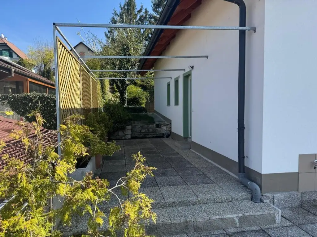 Neues, geräumiges Einfamilienhaus mit Garten in ruhiger Wohnsiedlung nahe Mistelbach (!) 2-Generation-Wohnhauseignung (!)