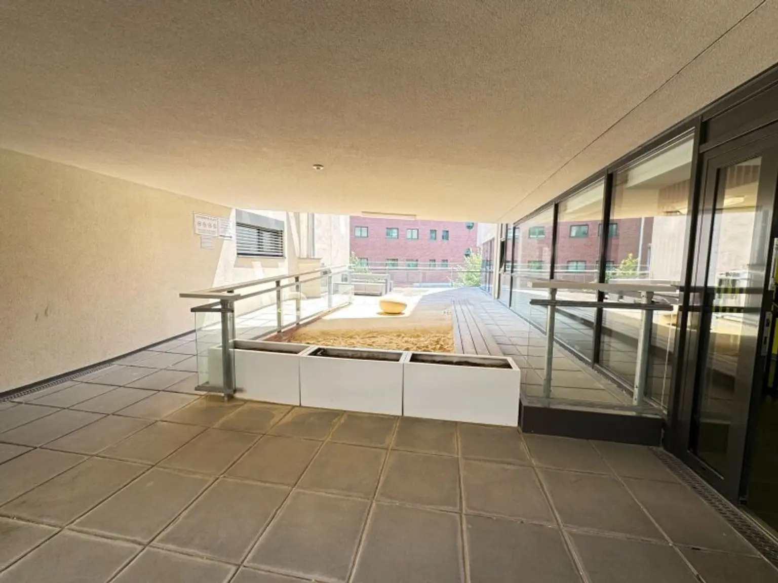 OPEN HOUSE-Besichtigung mit Einzelterminen, am Samstag, den 09.08.2025, ab 10:00 Uhr! Möblierte Vierzimmerwohnung mit großzügiger Loggia,Fernblick inkl. Garagenplatz im Herzen von Stadlau