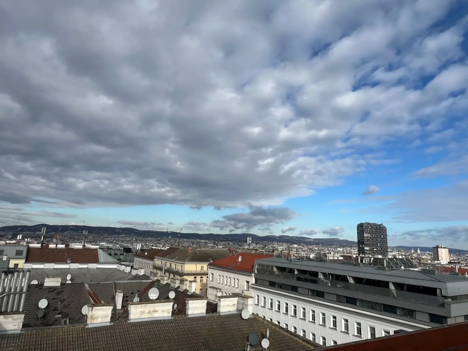 8 | TRAUMHAFTE Maisonette-Wohnung - Top Zustand, Terrasse mit Ausblick | Prima Service Immobilien