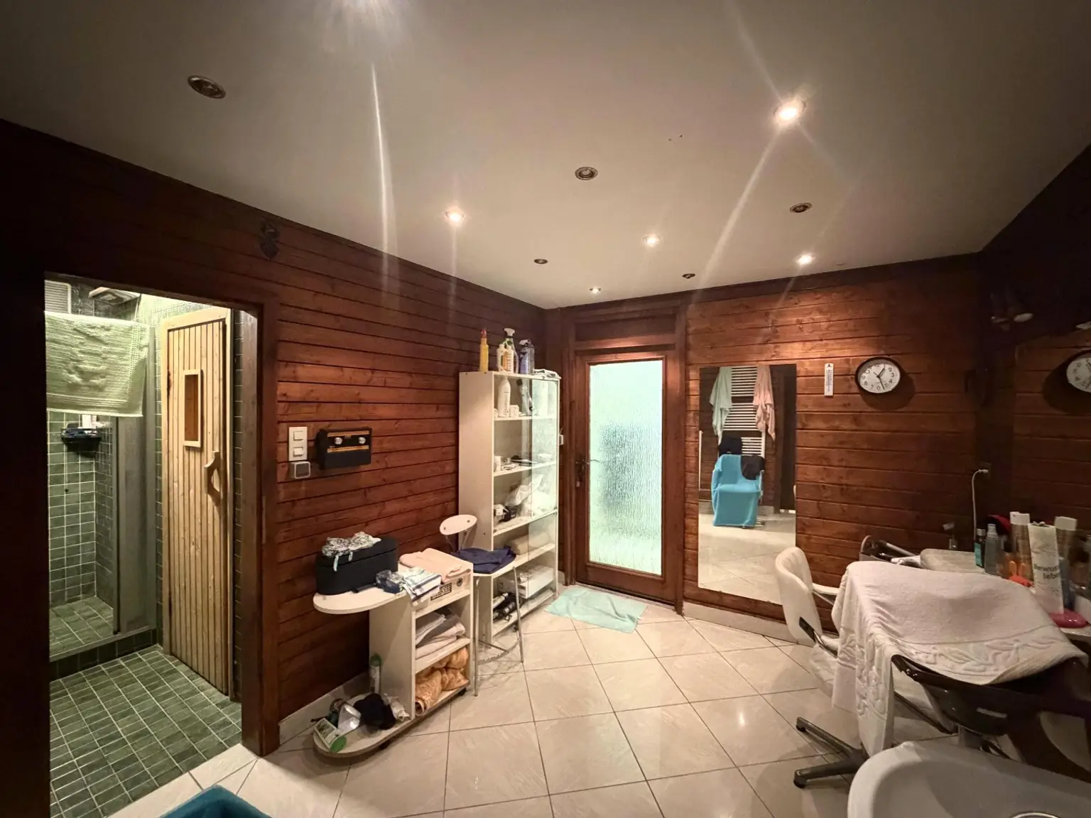 KG / Vorraum / Umkleide / Wellness