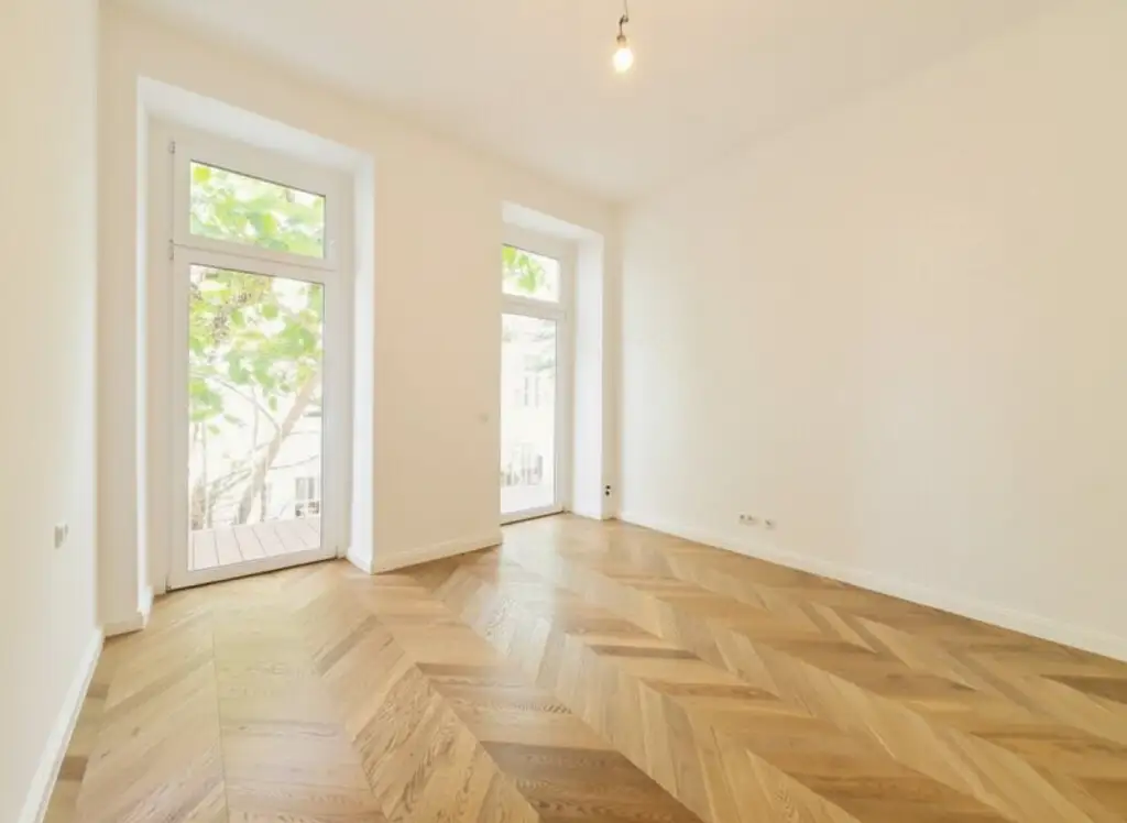 ++NEW++ Altbau-CHARME trifft Luxus!  High-End 4-Zimmer-Erstbezug mit 2 Balkonen in TOP City-Location NÄHE Urania!  Perfekte Anbindung U-Bahn & CAT