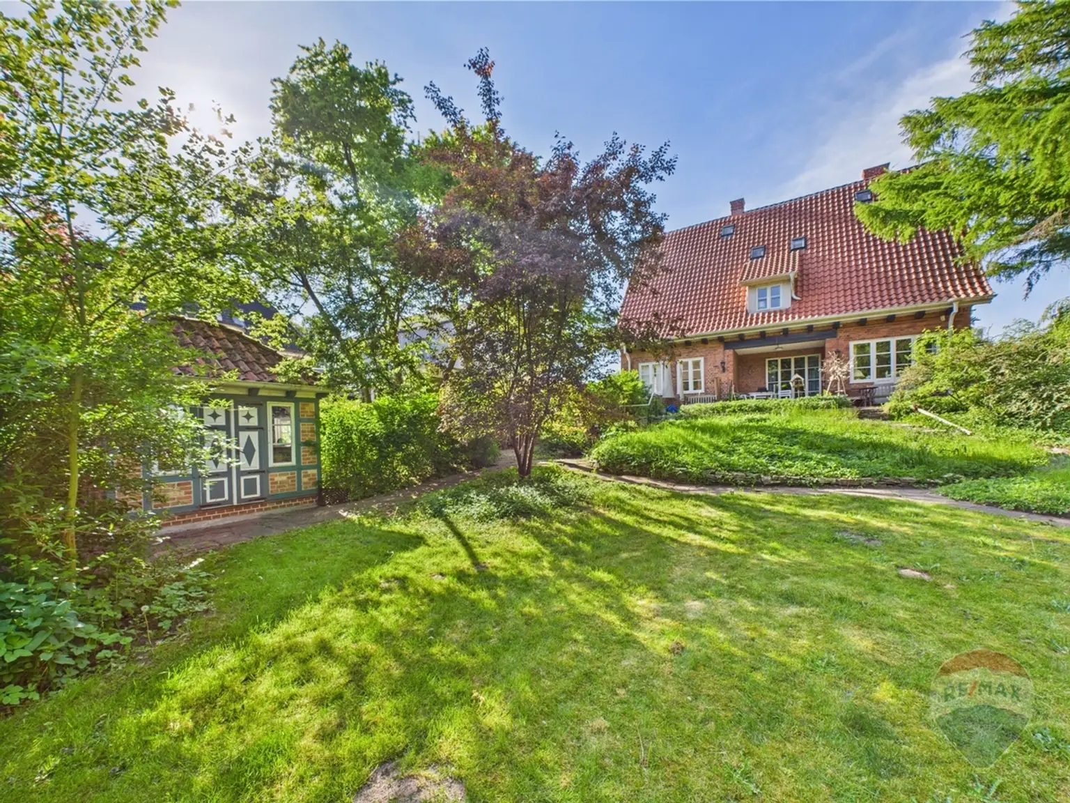 Fachwerkhaus und Wohnhaus