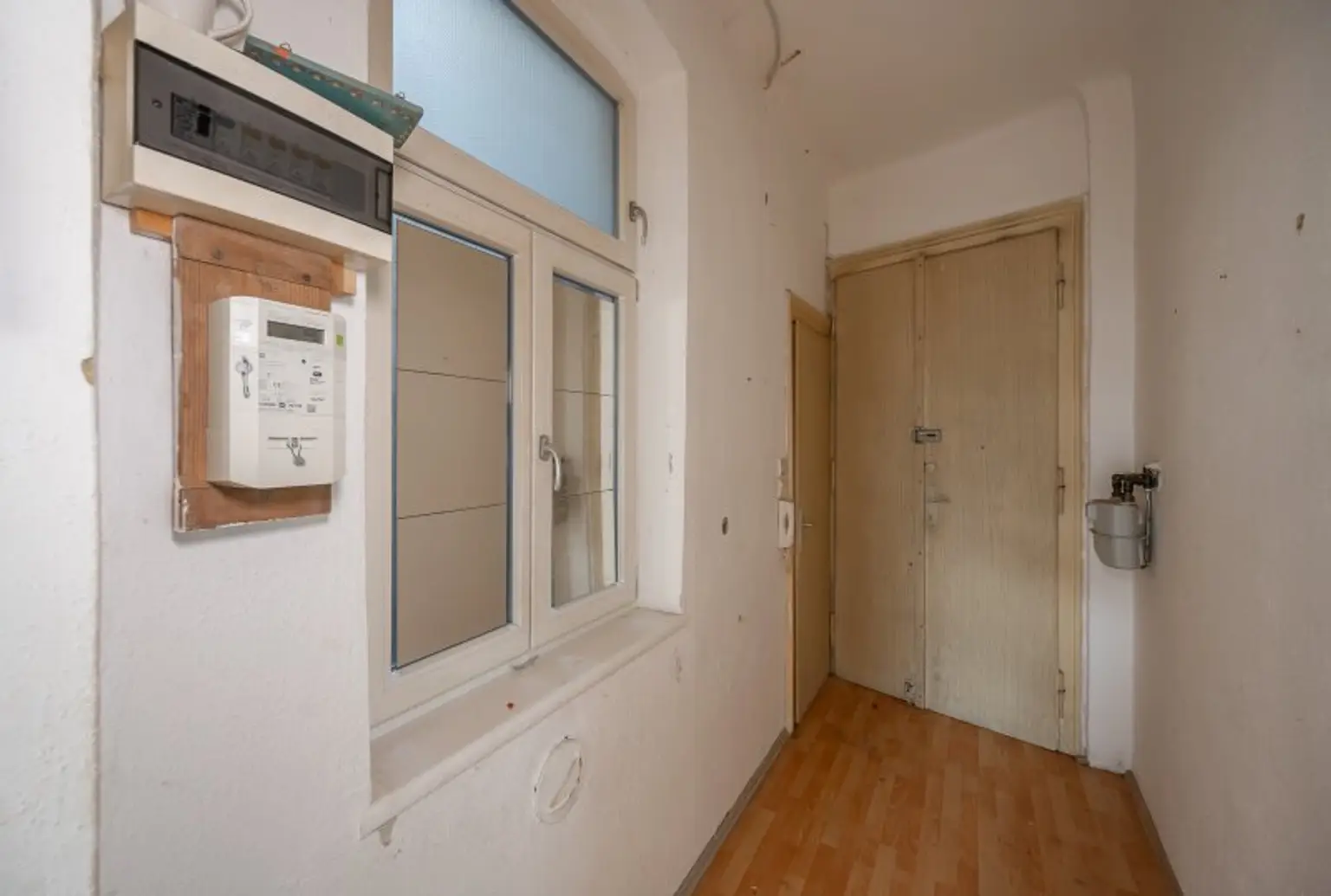 ++NEU++ sanierungsbedürftige 2,5-Zimmer Altbauwohnung