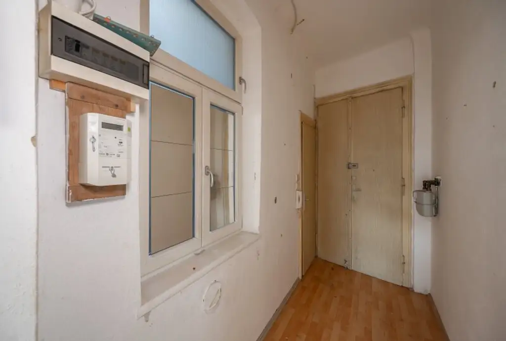 ++NEU++ sanierungsbedürftige 2,5-Zimmer Altbauwohnung