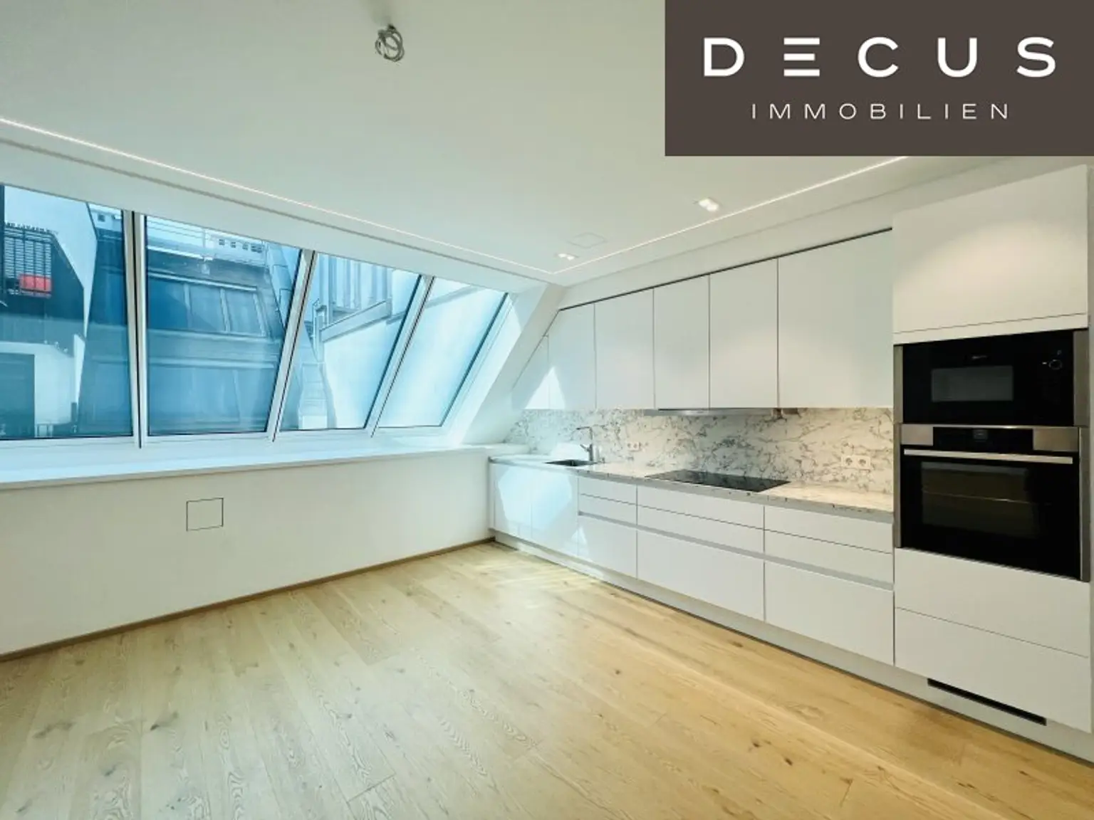 RESIDIEREN AM STADTPARK | ELEGANTE DACHGESCHOSSWOHNUNG | RUHIGE HOFSEITIGE 12 m2 TERRASSE | 4 ZIMMER | 2 BÄDER