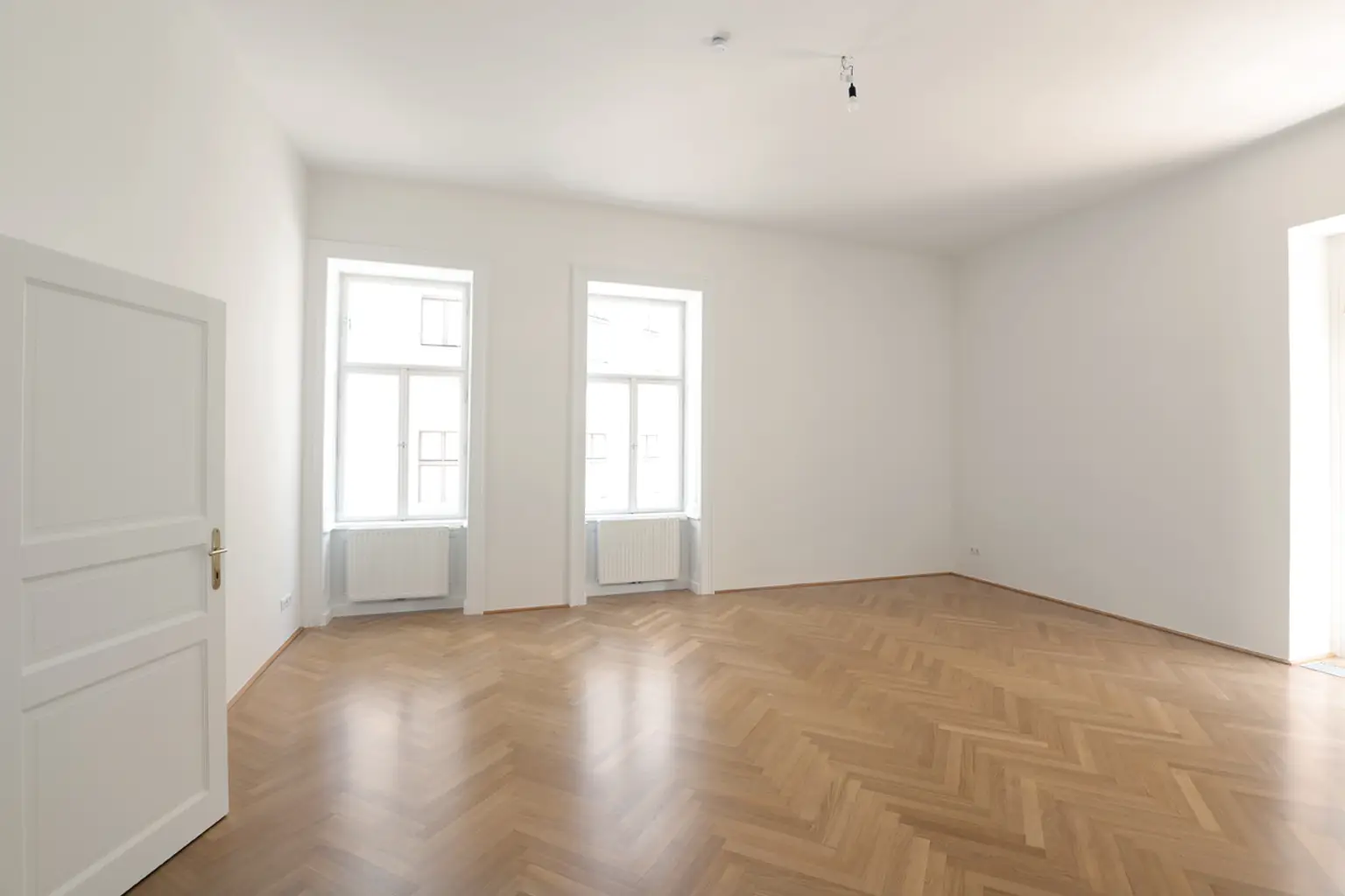 Unbefristete, ruhige 2-Zimmer-Wohnung mit Balkon in der Innenstadt