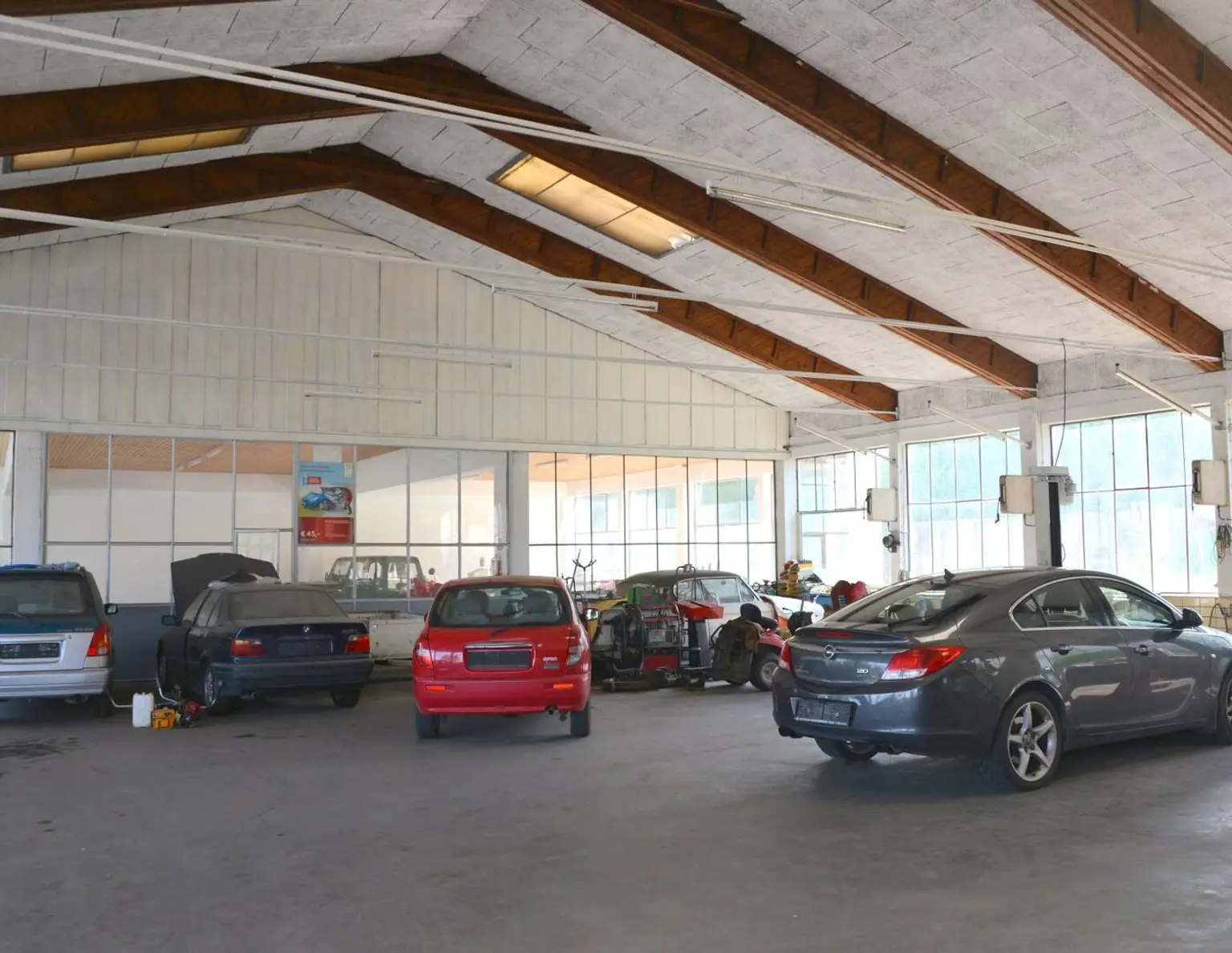 Graz - Wiener Straße! Lagerhalle, Produktionsstätte, Werkstätte, Garage, Autoaufbereitung, Autolagerung,