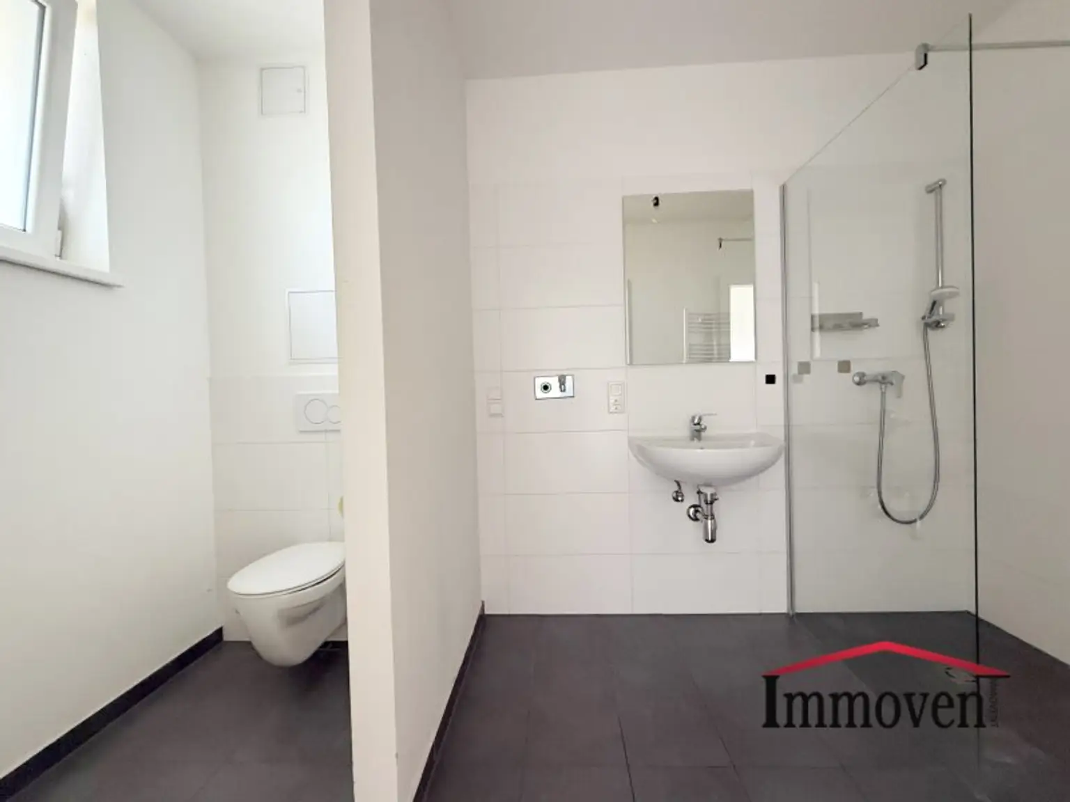 Sehr schöne und helle 2-Zimmerwohnung mit Balkon!