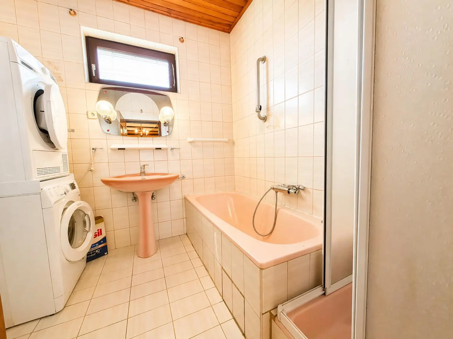 Badezimmer Hauptgebäude