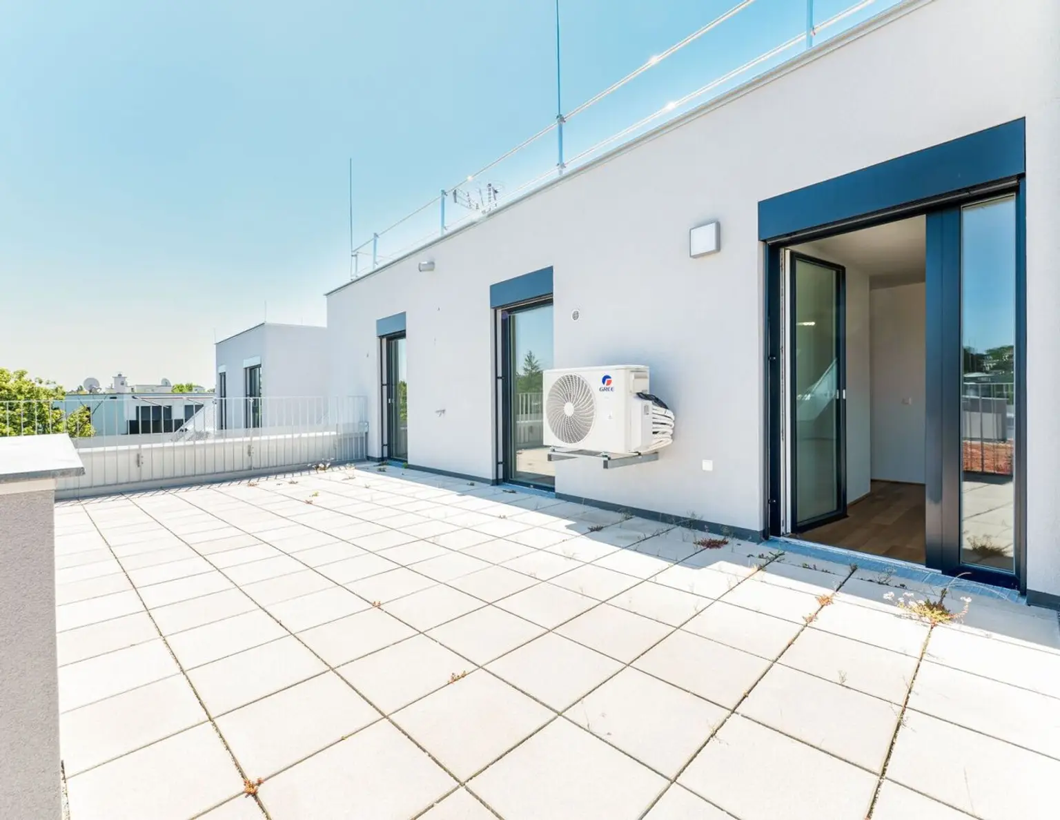 Erstbezug ab Oktober! Grandiose 4-Zimmer-Terrassenwohnung inkl. Parkplatz in Hietzing zu vermieten!