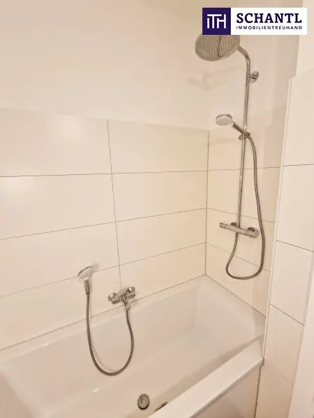 ***Altbau trifft Dachgarten – Stilvolle 3-Zimmer-Wohnung mit großer Terrasse  – hochwertiger Sanierung + Klimaanlage & Luftwärmepumpe***