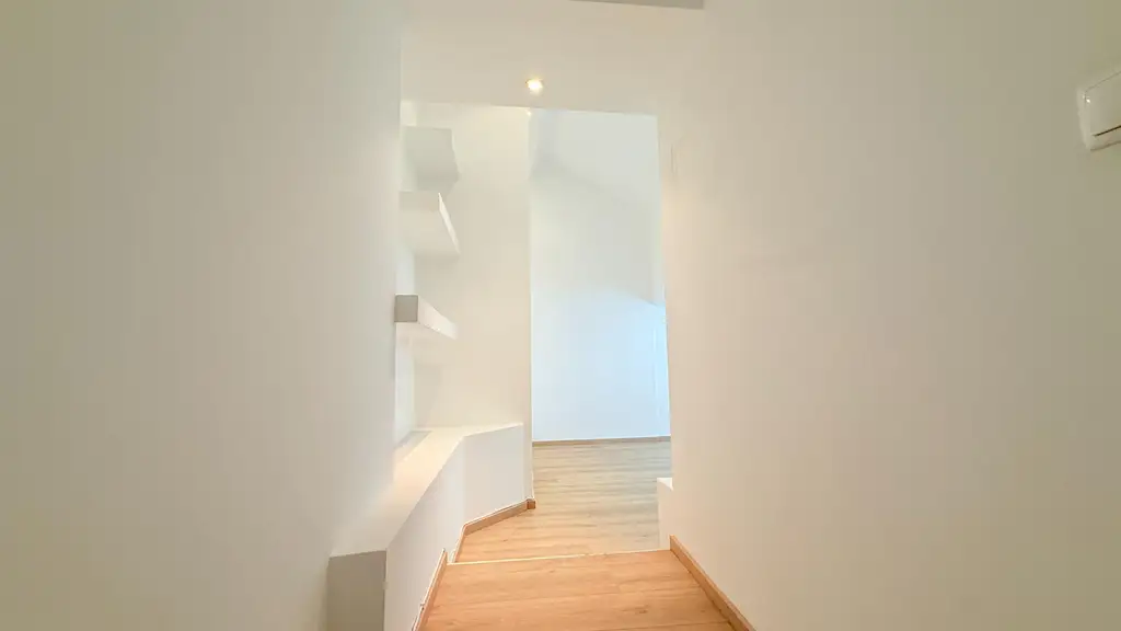 Über den Wolken nahe dem Servitenviertel/Clusiusgasse DG mit Terrasse ca. 11m²!