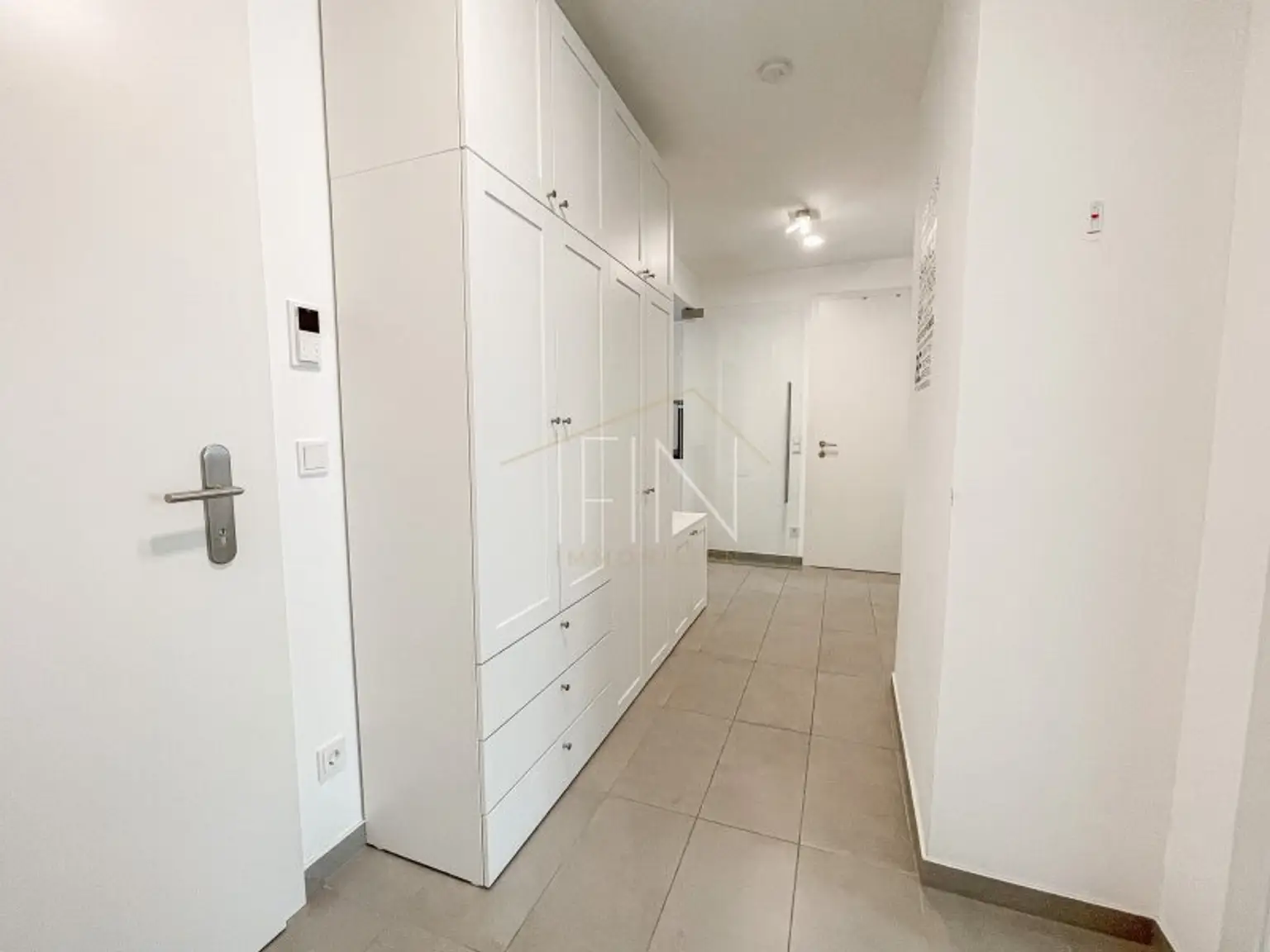 Nähe Schönbrunn! Helle 3-Zimmer-Wohnung mit Loggia zum Wohlfühlen