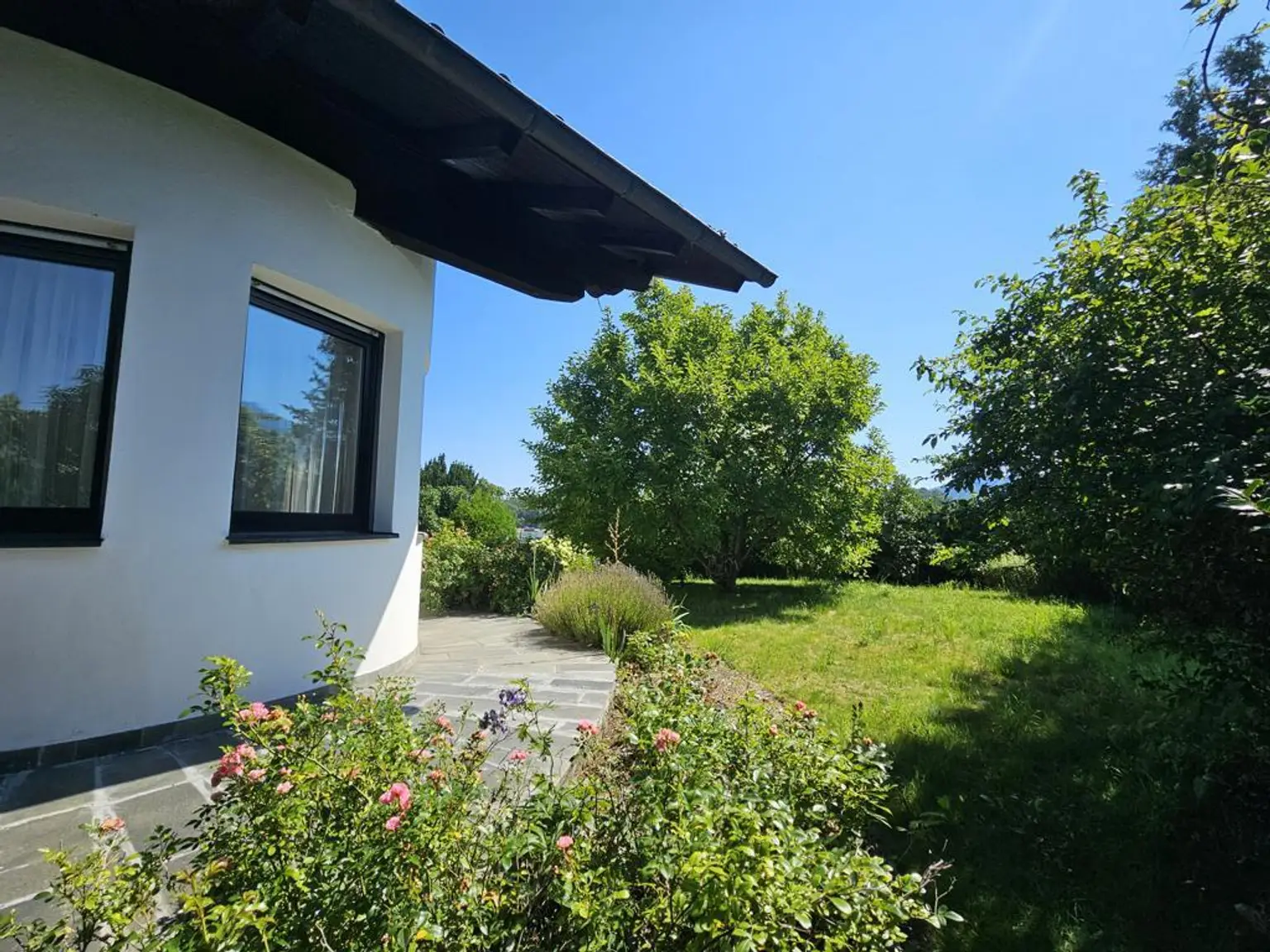 Gediegenes Einfamilienhaus mit Gebirgsblick und Potenzial