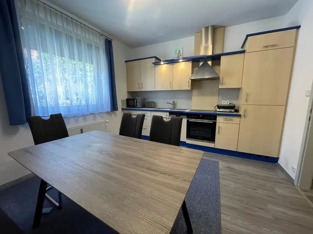 Voll möblierte 2,5-Zimmer-Mietwohnung Nähe Uni und Wörthersee