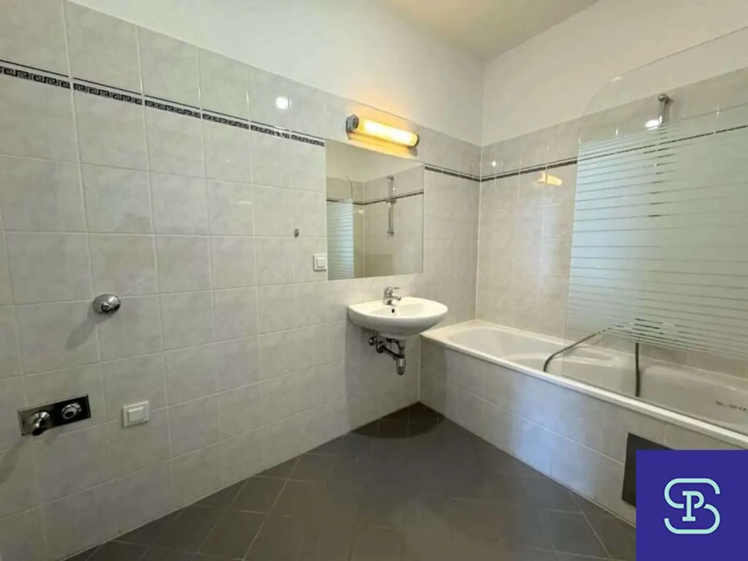 Renovierte 66,51m² Wohnung mit 43m² Gartenterrasse im revitalisierten Altbau - 1170 Wien