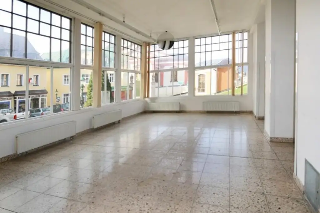 Ecklokal im Ortszentrum von Mariazell - PROVISIONSFREI - Miete oder Kauf möglich -