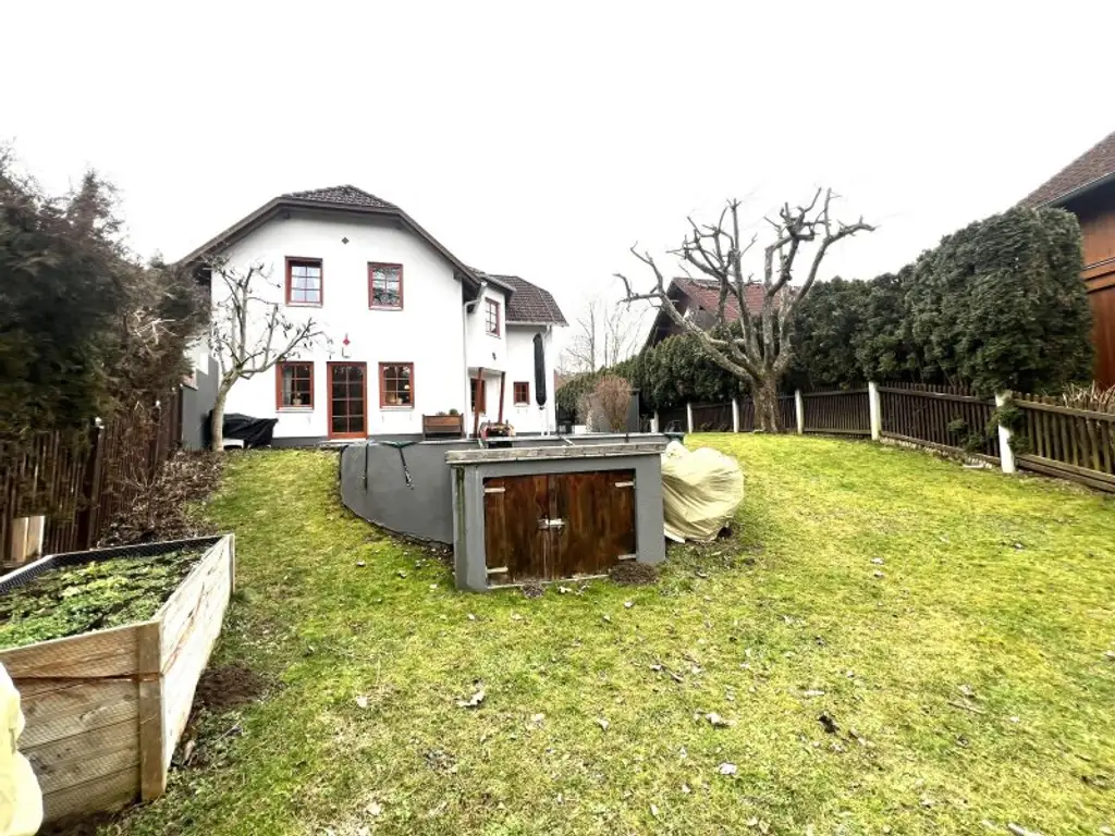 (!) Familienhit mit Charme - gut geschnittene Doppelhaushälfte mit Garten & Pool in Gaaden (!)