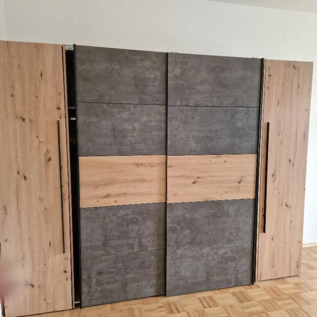 Kleinwohnung mit Küche! Carport kann angemietet werden!
