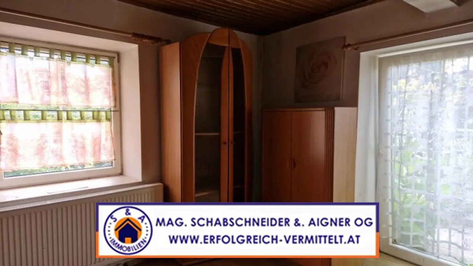 Kleines Stadthaus zum Renovieren mit ruhigem Garten mitten im Zentrum!