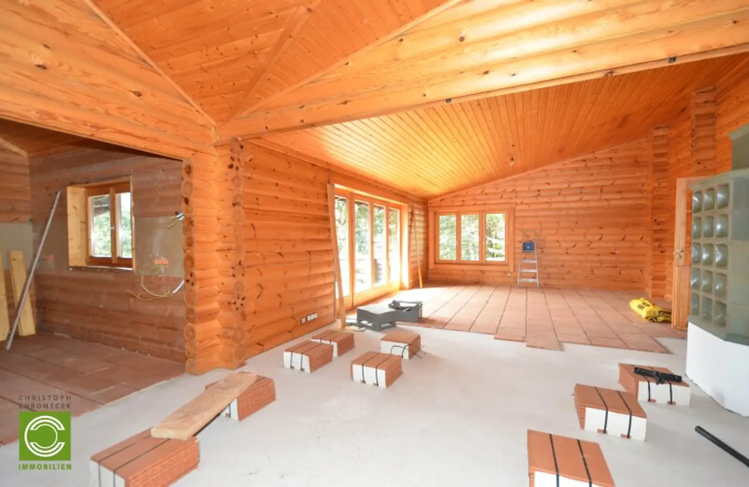 CHRISTOPH CHROMECEK IMMOBILIEN - SULZ IM WIENERWALD - Traumhafter Baugrund mit Blockhaus in Grün-Ruhelage!