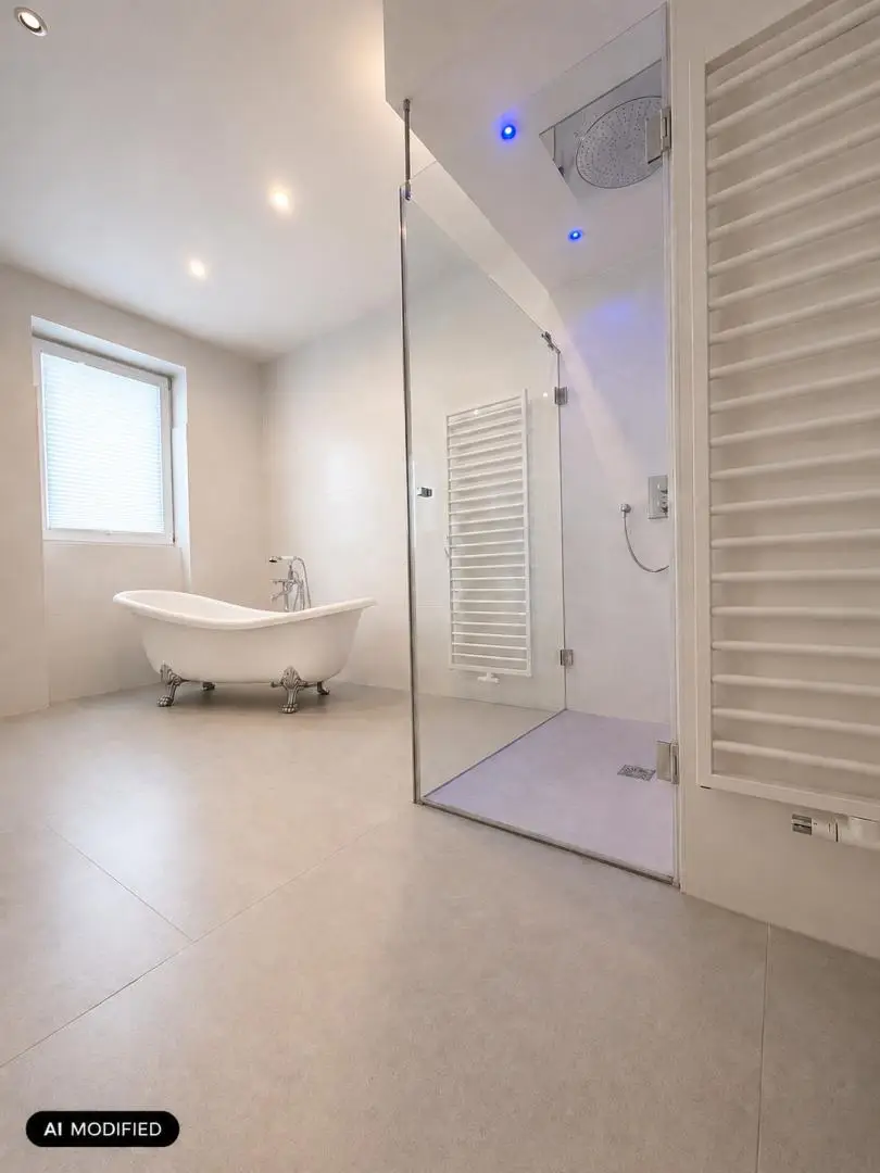 6 Badezimmer mit Badewann und Dusche