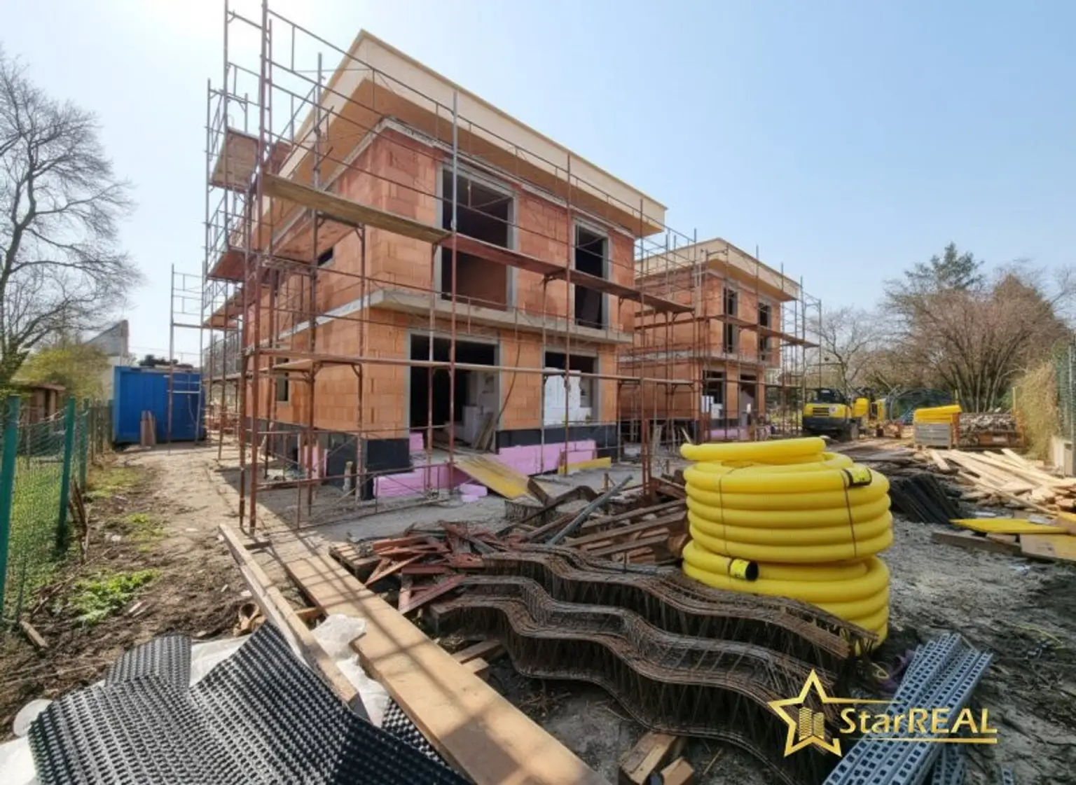 IN BAU! NOCH 2 EINZELHÄUSER FREI! MIT KELLER. 210m² GARTEN! TOP U-BAHN-ANBINDUNG. PROVISIONSFREI für den Käufer.