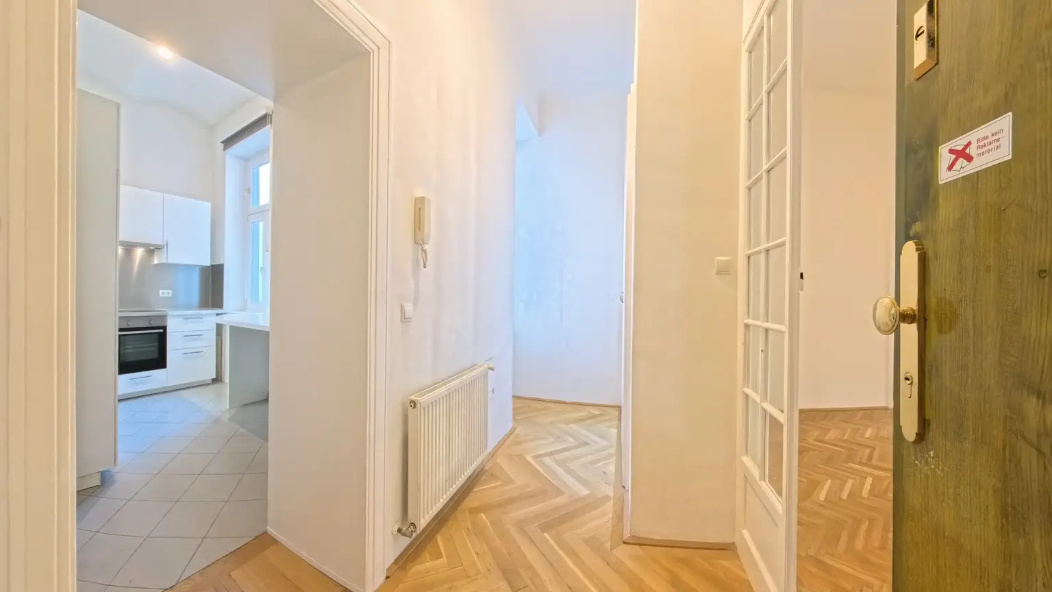 Altbau mit Charakter | 3 Zimmer, Fischgrätparkett und Grünblick am Apollopark