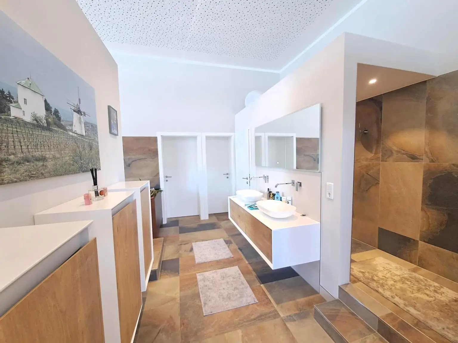 Eigentumswohnung mit Terrasse, Sauna, Whirlpool und 2 Kfz-Stellplätzen