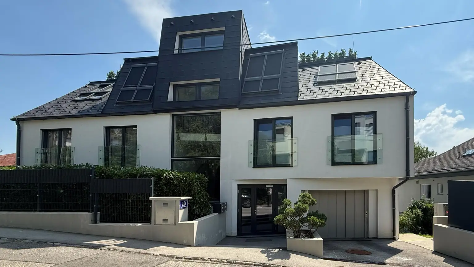 LUXUS, Ruhe, Fernblick| Große TERRASSE| BALKONE | EIGENES POOL