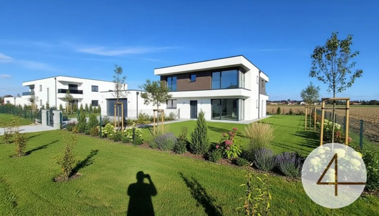Baugrund mit Bodenplatte für Bungalow oder Doppelhaus