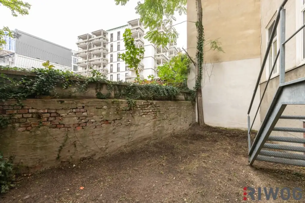 GARTENWOHNUNG NÄHE 1. BEZIRK, DONAUKANAL UND AUGARTEN | Komplett hofseitig | Sanierungsbedürftig | Rembrandtstraße