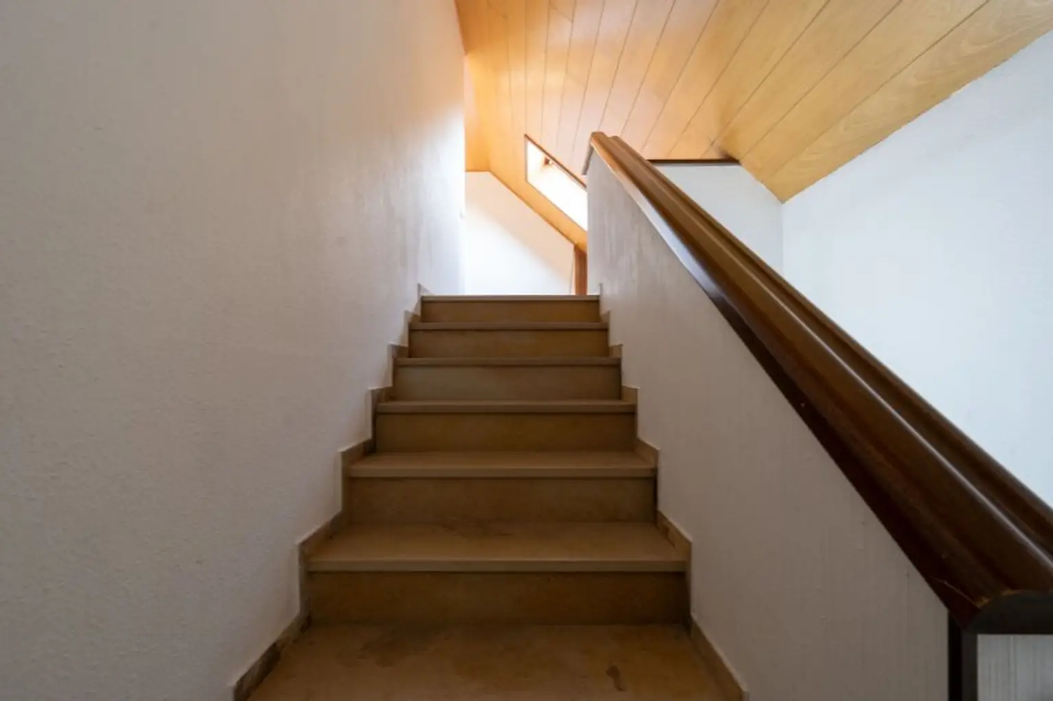 Toplage von Leonding: 7-Zimmer-Einfamilienhaus mit Pool & traumhaftem Ausblick zu kaufen