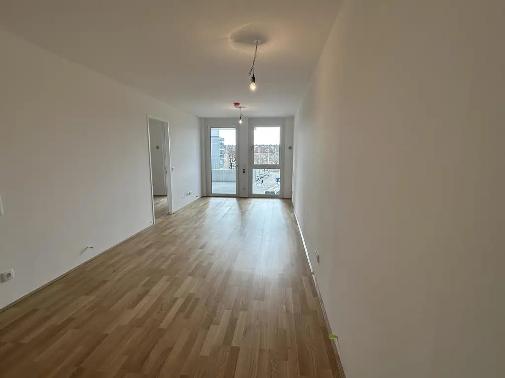 ZU HAUSE DIREKT AN DER U3