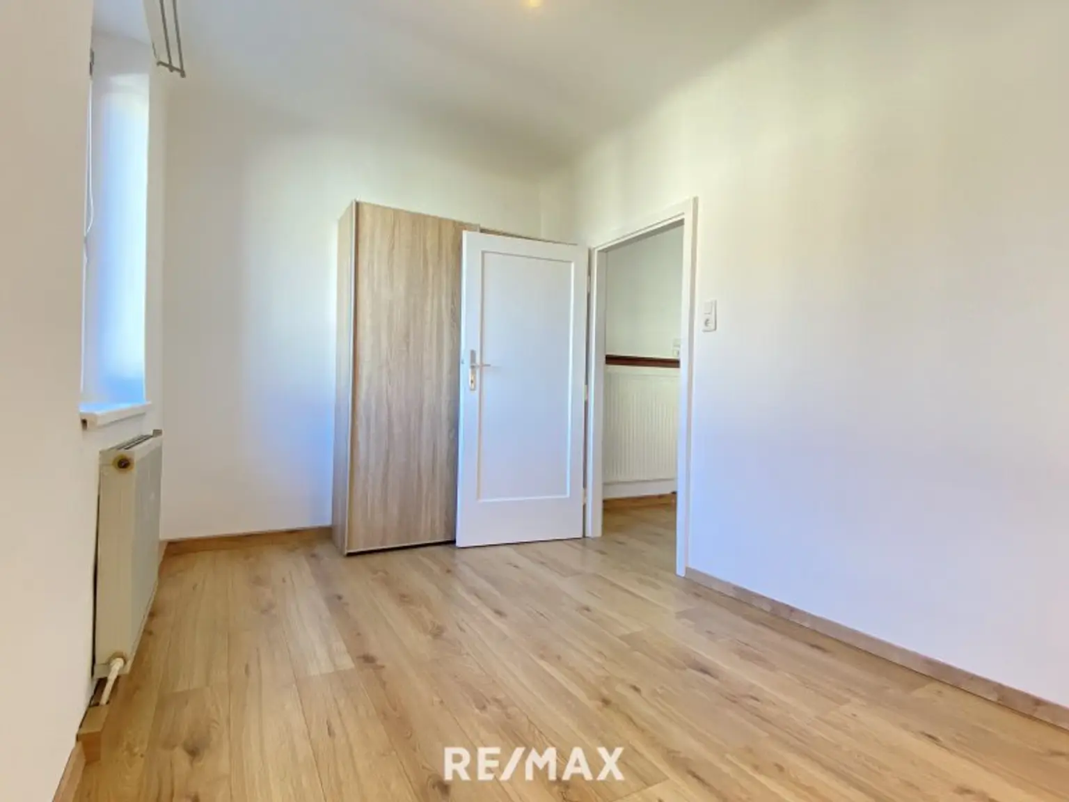 Schlafzimmer mit Kasten